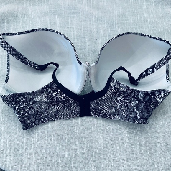 Cacique Boost Plunge Bra - Picture 2 of 3